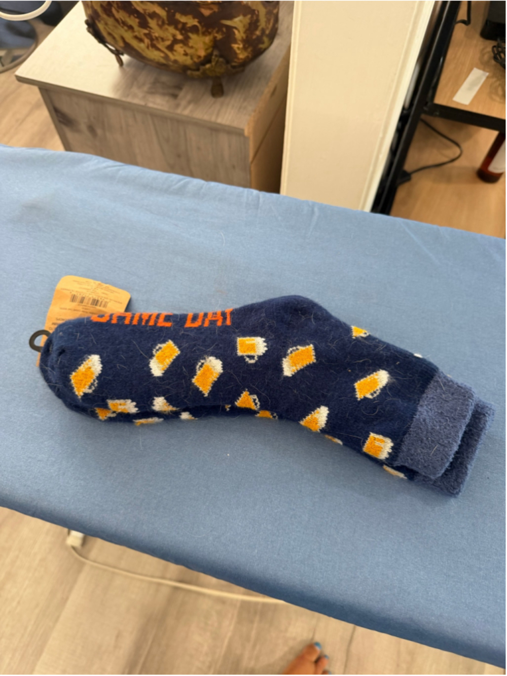 Men's Unbranded Game Day Casual Socks Size L Blue and Orange